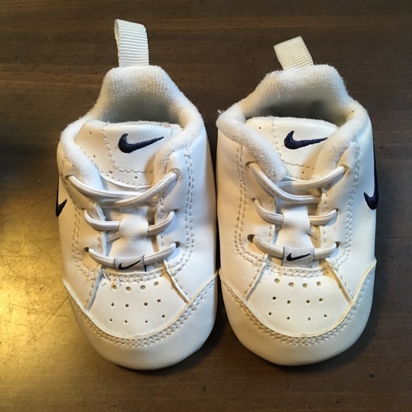 infant sneakers size 1c